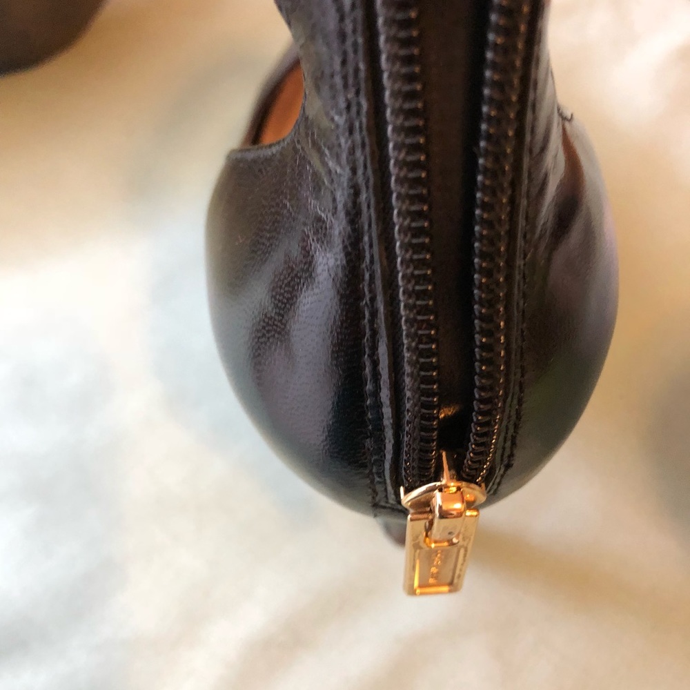 Shoe - Picture 4 of 5